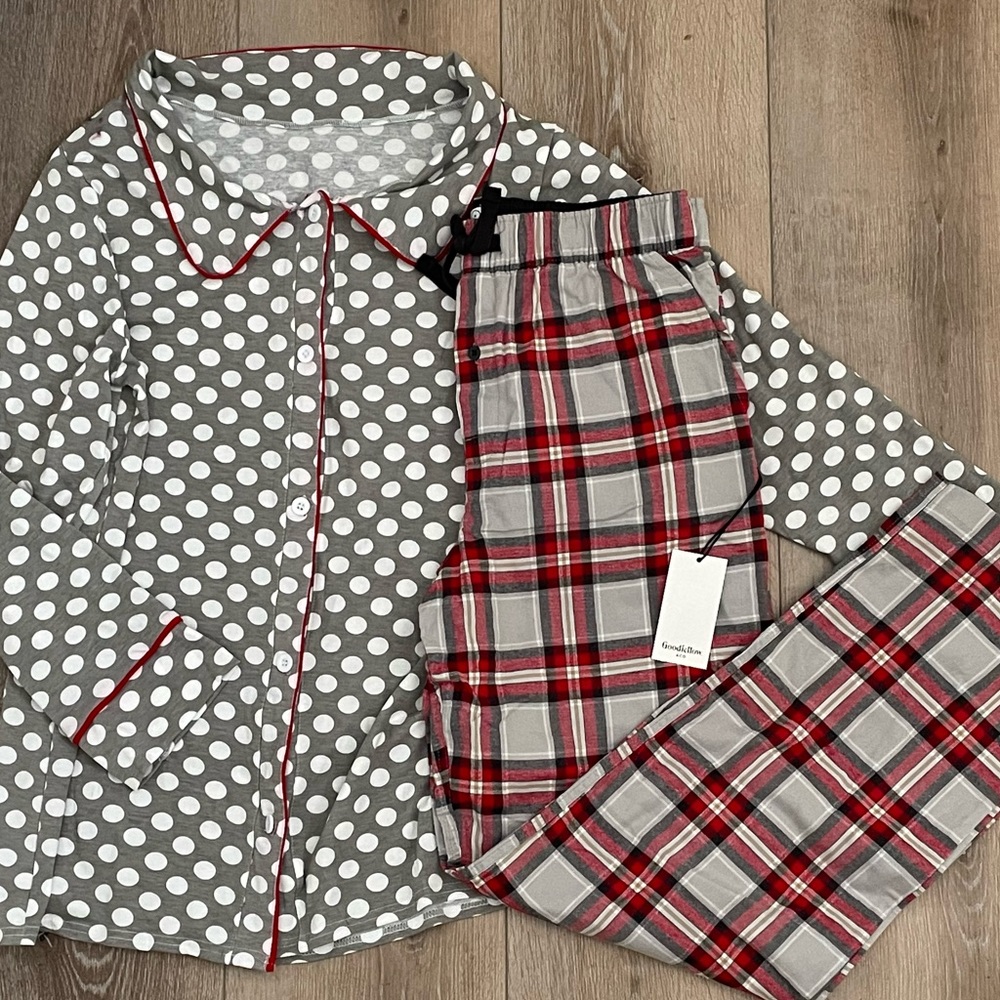 Mismatched pajamas. Top from Etsy bottoms new with tag. Selling as a set szM